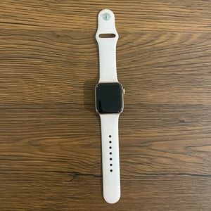 Apple Watch Series 5, 40mm